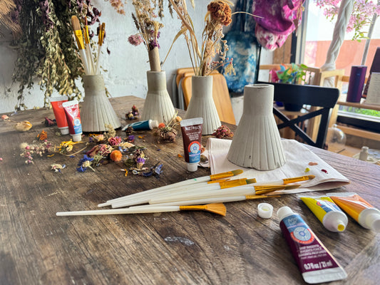 Dried Flower Vase Painting & Arranging